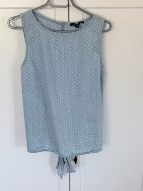 Sleeveless Chambray Polka Dot Blouse – Size Large | Tie Back Detail